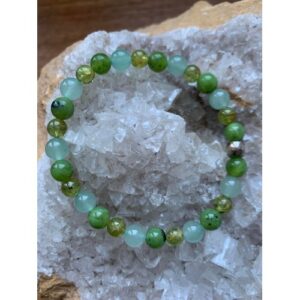 bracelet abondance en pierres naturelles de jade néphrite, aventurine verte et pérdiot