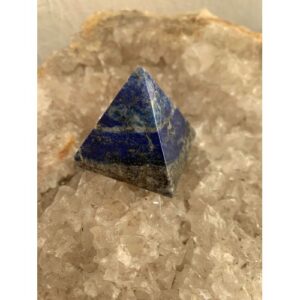 Lapis lazuli pyramide