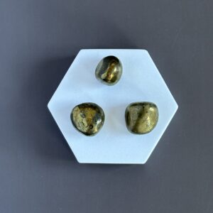 Chalcopyrite – pierre roulée irisée pour renforcer la confiance et la perception