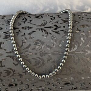 Collier perles naturelles hématite – pierre protectrice et vitalité