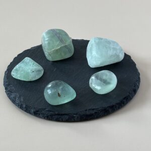 Fluorite verte naturelle – pierre de purification, régénération et équilibre émotionnel