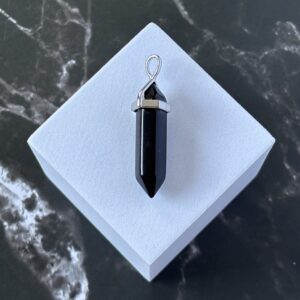pendentif pointe en agate noire pour femme