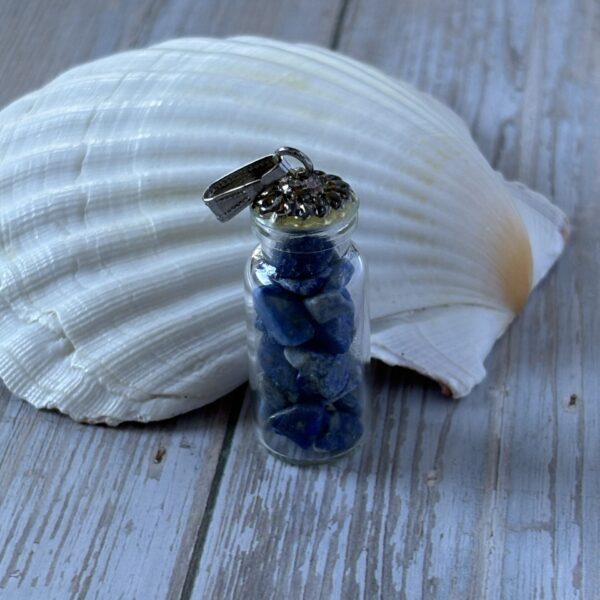 Pendentif en lapis lazuli forme bouteille – pierre de protection et vérité