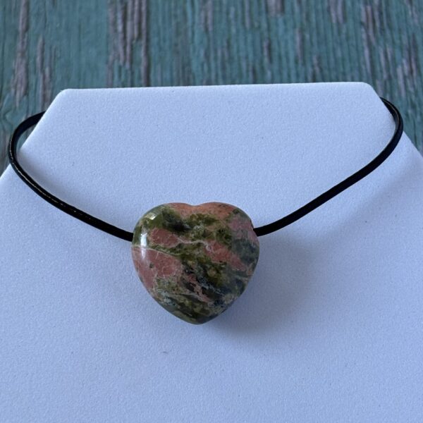 Pendentif unakite cœur percé – pierre naturelle d’équilibre et d’harmonie