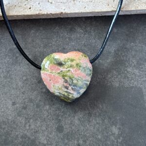Unakite pendentif cœur percé – bijou lithothérapie pour douceur et sérénité