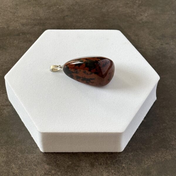 Pierre roulée d'obsidienne acajou montée en pendentif pour lithothérapie