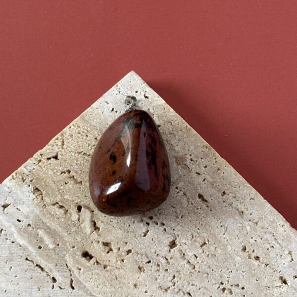 Pendentif pierre roulée obsidienne acajou, bijou spirituel et élégant
