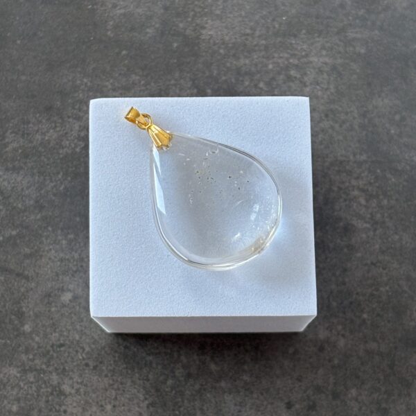 Bijou pendentif goutte cristal de roche véritable