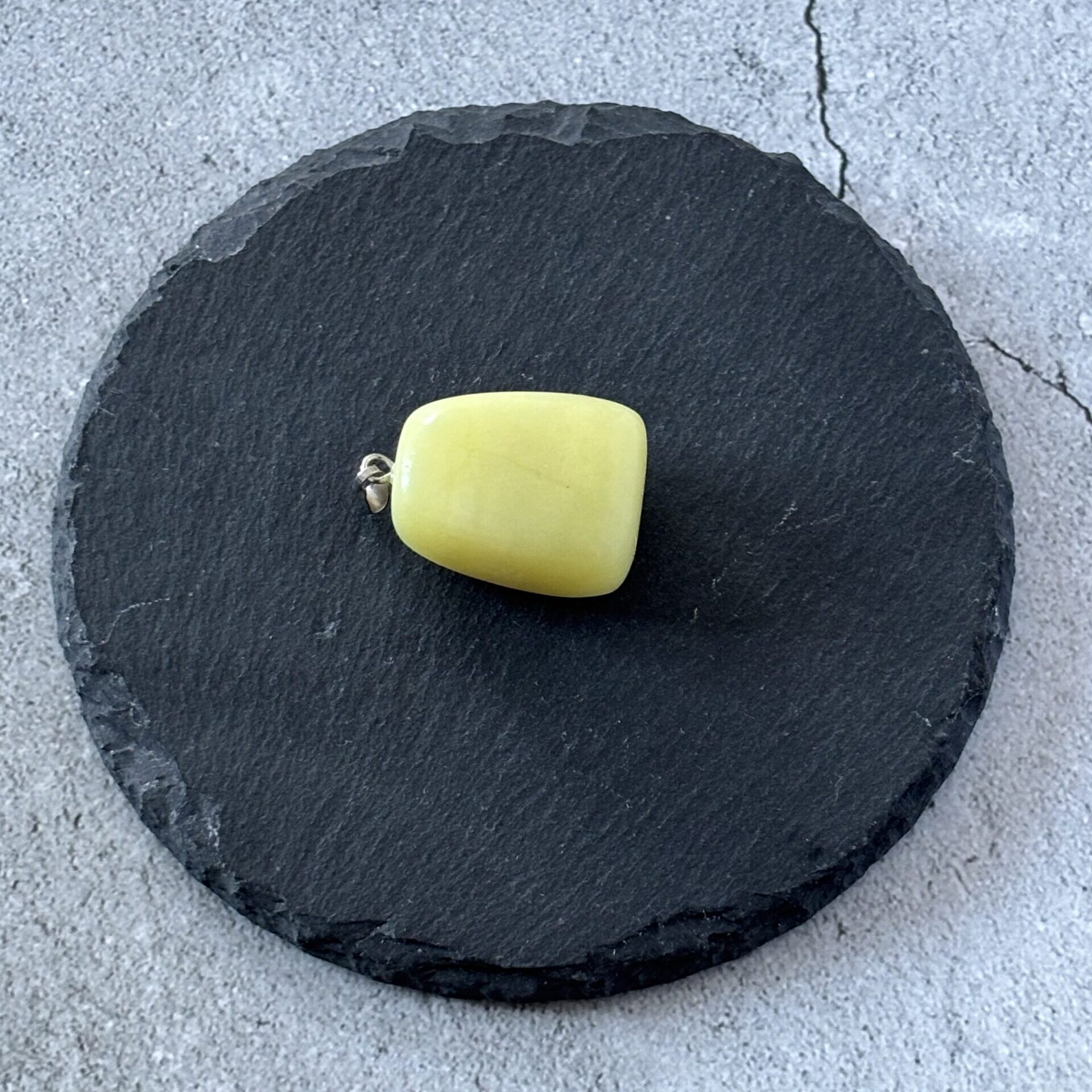 Bijou pendentif jade serpentine énergie apaisante