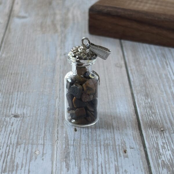 Pendentif bouteille œil de tigre pierre de protection