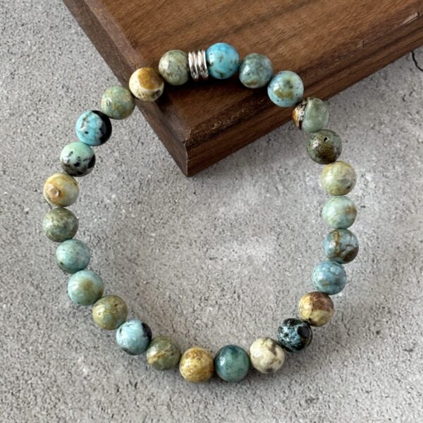 Bijou artisanal bracelet perles opale bleue lithothérapie