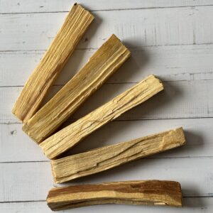 Bois sacré palo santo du Pérou purification