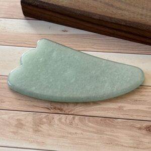 Outil de massage facial Gua Sha en pierre aventurine verte