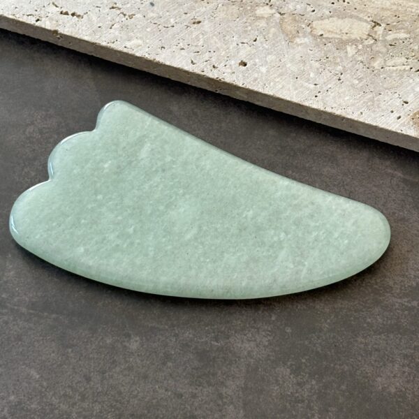 Gua Sha en aventurine verte pour soins énergétiques et massage facial