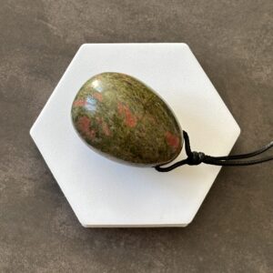 Œuf de Yoni Unakite massage intime lithothérapie bien-être et ancrage