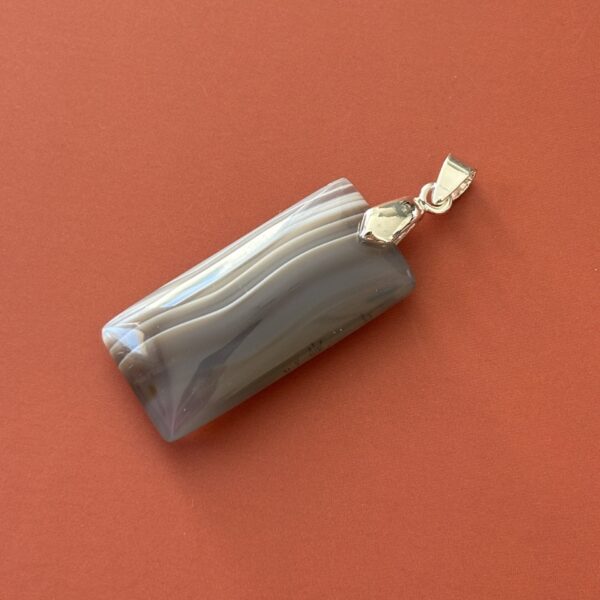 Collier pendentif rectangulaire en agate rubanée pierre naturelle