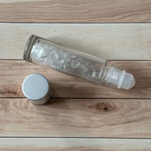 Flacon roll'on avec bille en cristal de roche pour huiles essentielles