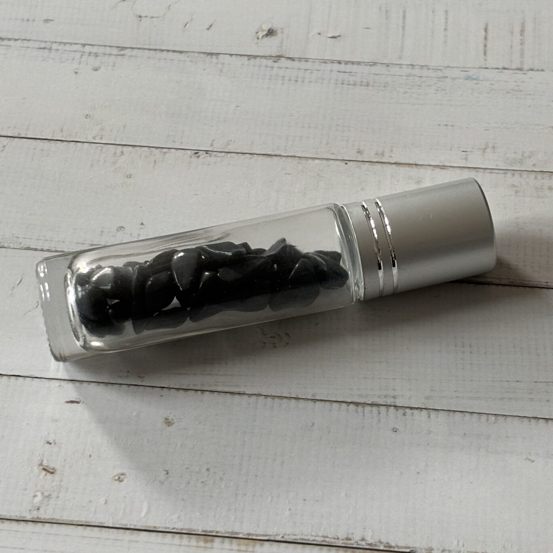 Roll'on en obsidienne noire naturelle pour bien-être et soins de la peau