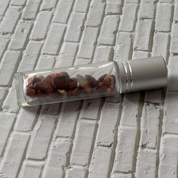 Roll'on rechargeable en pierre naturelle jaspe rouge