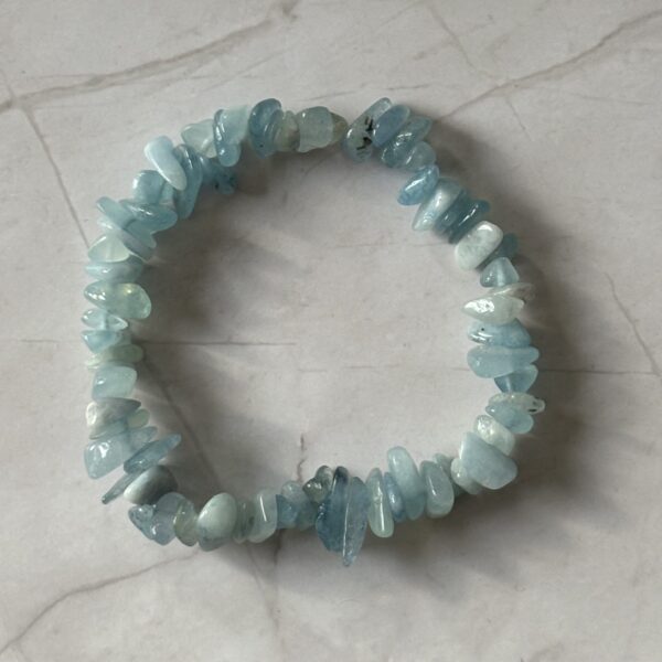 Bracelet en pierres aigue-marine bleues chips 100% naturelles