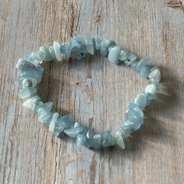 Bracelet aigue-marine chips semi-précieuses tendance et élégant