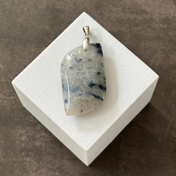 Collier pendentif jaspe K2 pierre naturelle bleue et blanche