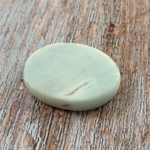 Galet amazonite naturel – pierre plate de poche pour apaisement, sérénité et énergie positive