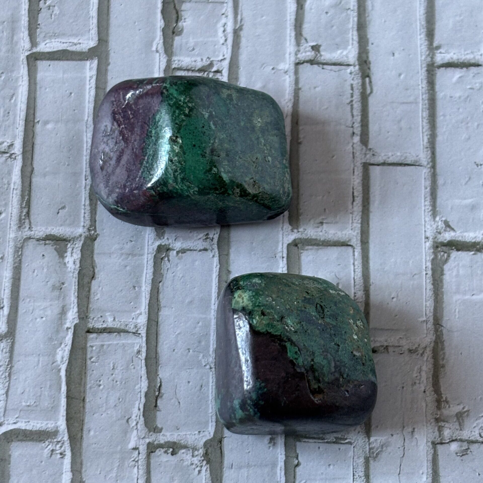 Cuprite malachite brute polie – pierre roulée rouge et verte pour énergie, force et équilibre émotionnel