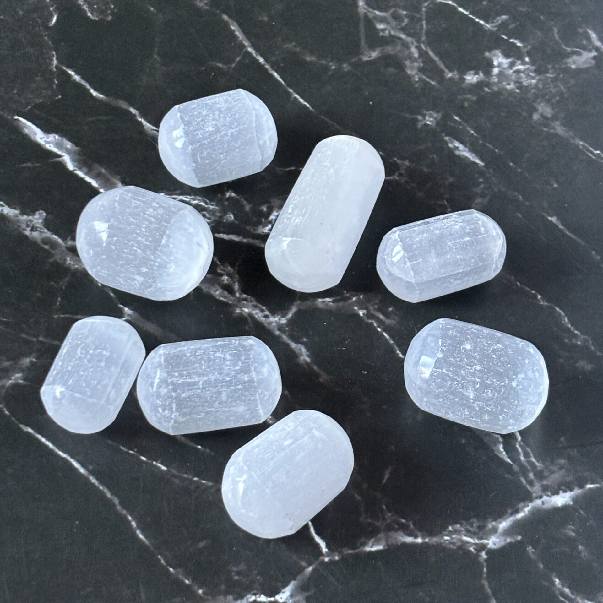 Bâton cylindrique en sélénite pour harmoniser les énergies et purifier l’aura