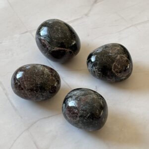 Pierre de Grenat – stimule l’énergie, le courage et la détermination