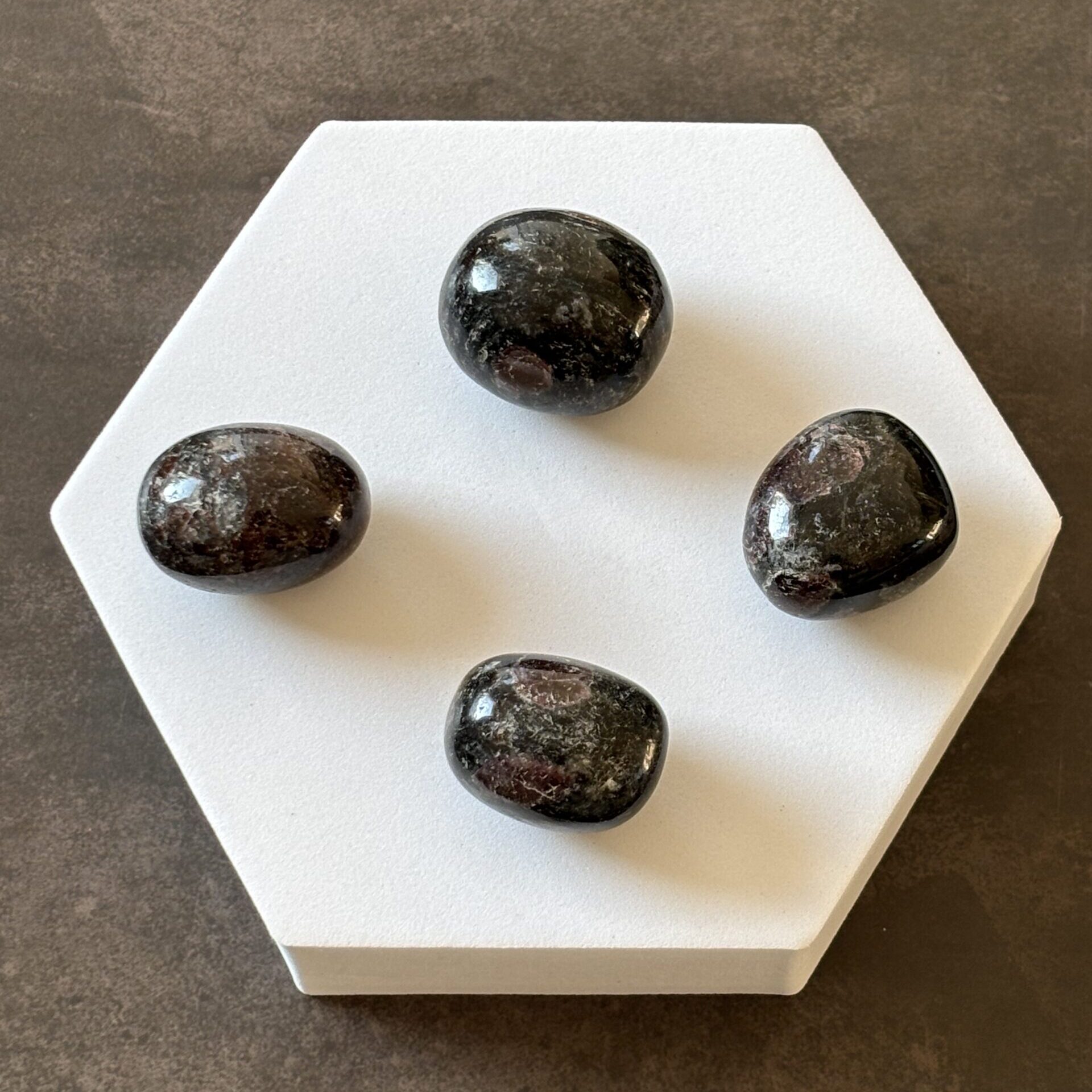 Grenat rouge profond – pierre d’action, de volonté et de régénération