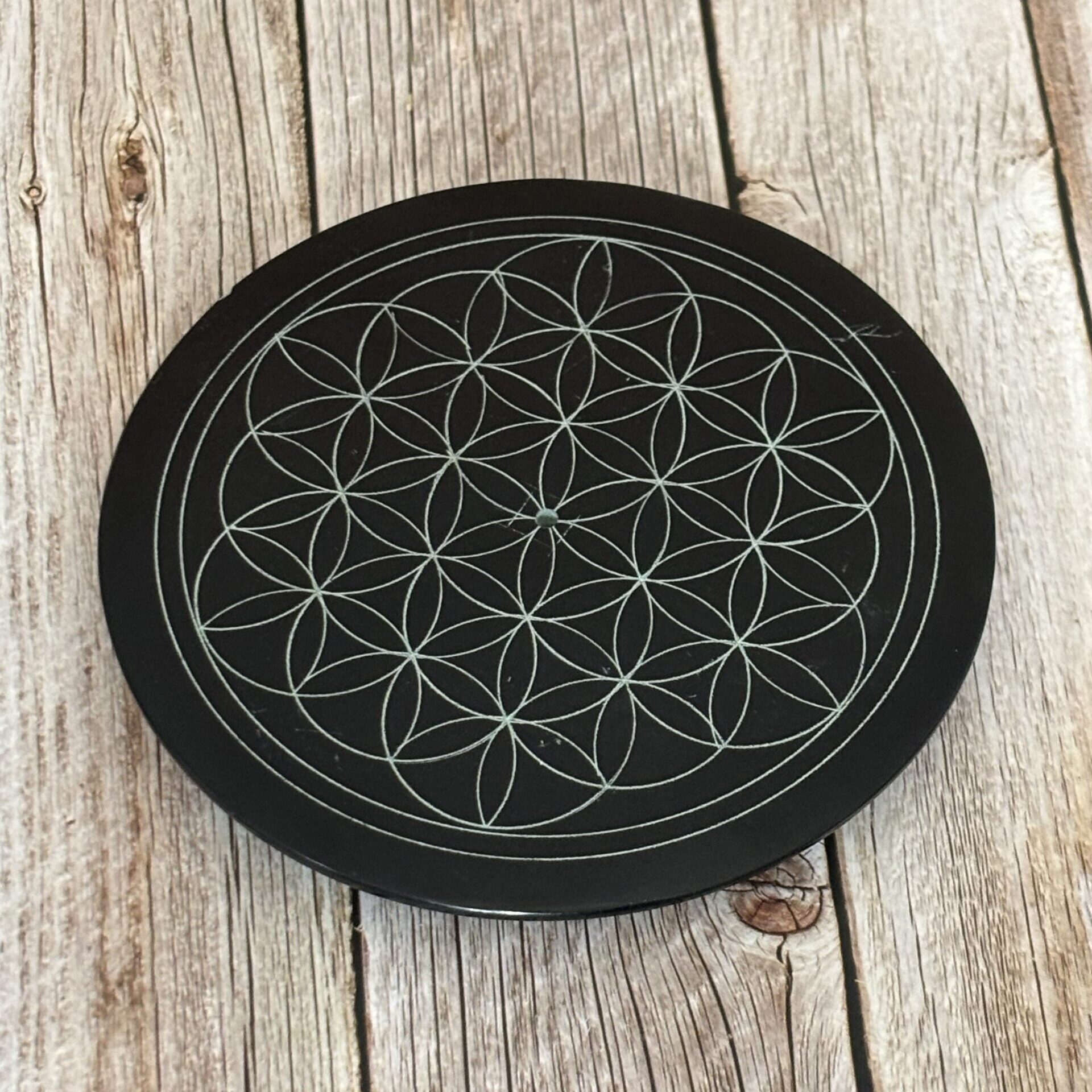 Porte-encens artisanal motif Fleur de Vie – accessoire zen pour encens bâton