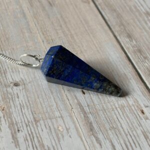 Pendule lapis lazuli à facettes, pierre naturelle bleu profond pour radiesthésie et méditation