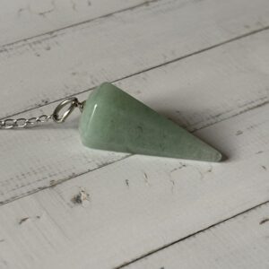Pendule aventurine verte naturel – outil de radiesthésie pour équilibre émotionnel et ouverture du cœur
