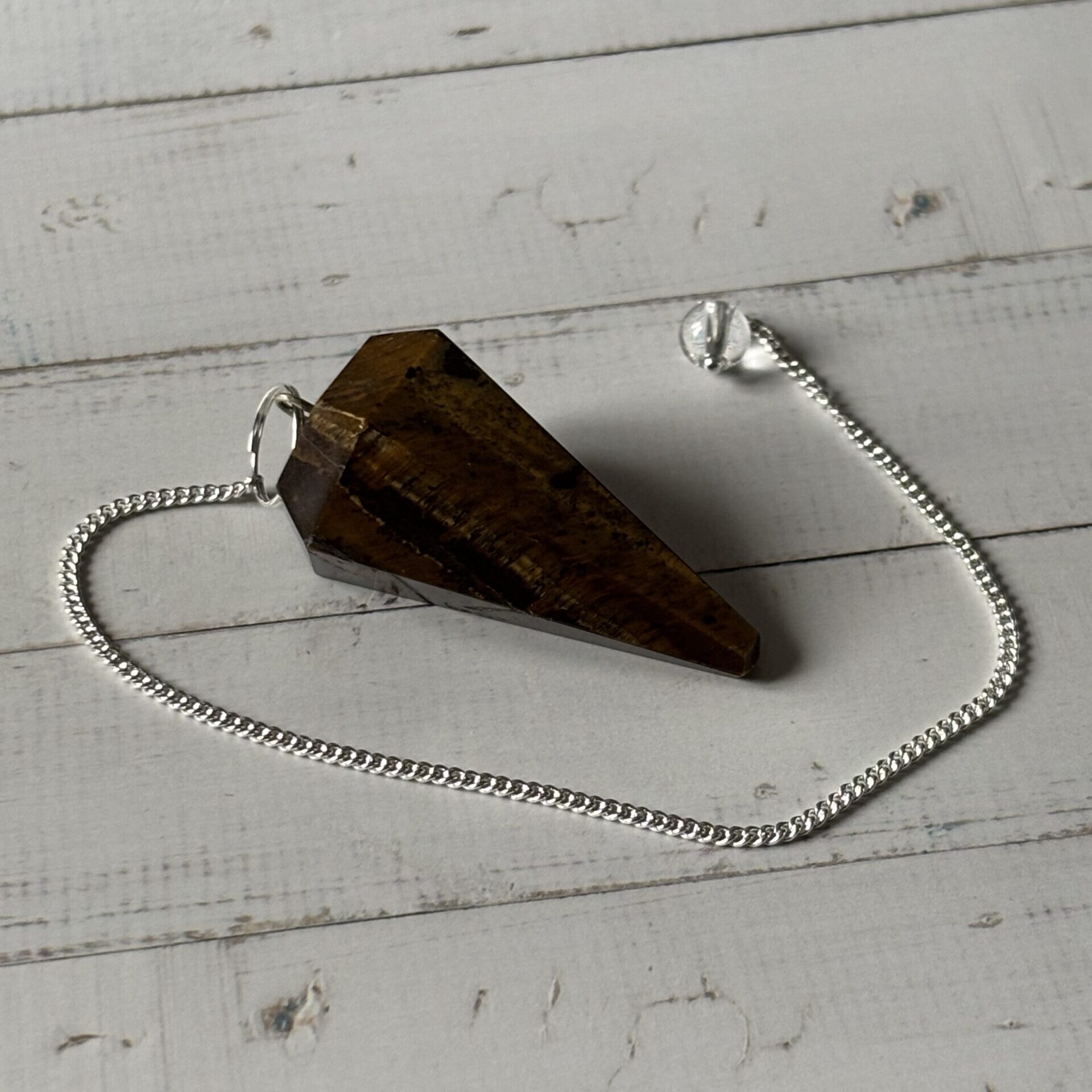 Pendule divinatoire en pierre naturelle œil de tigre facetté, protection et clarté d’esprit