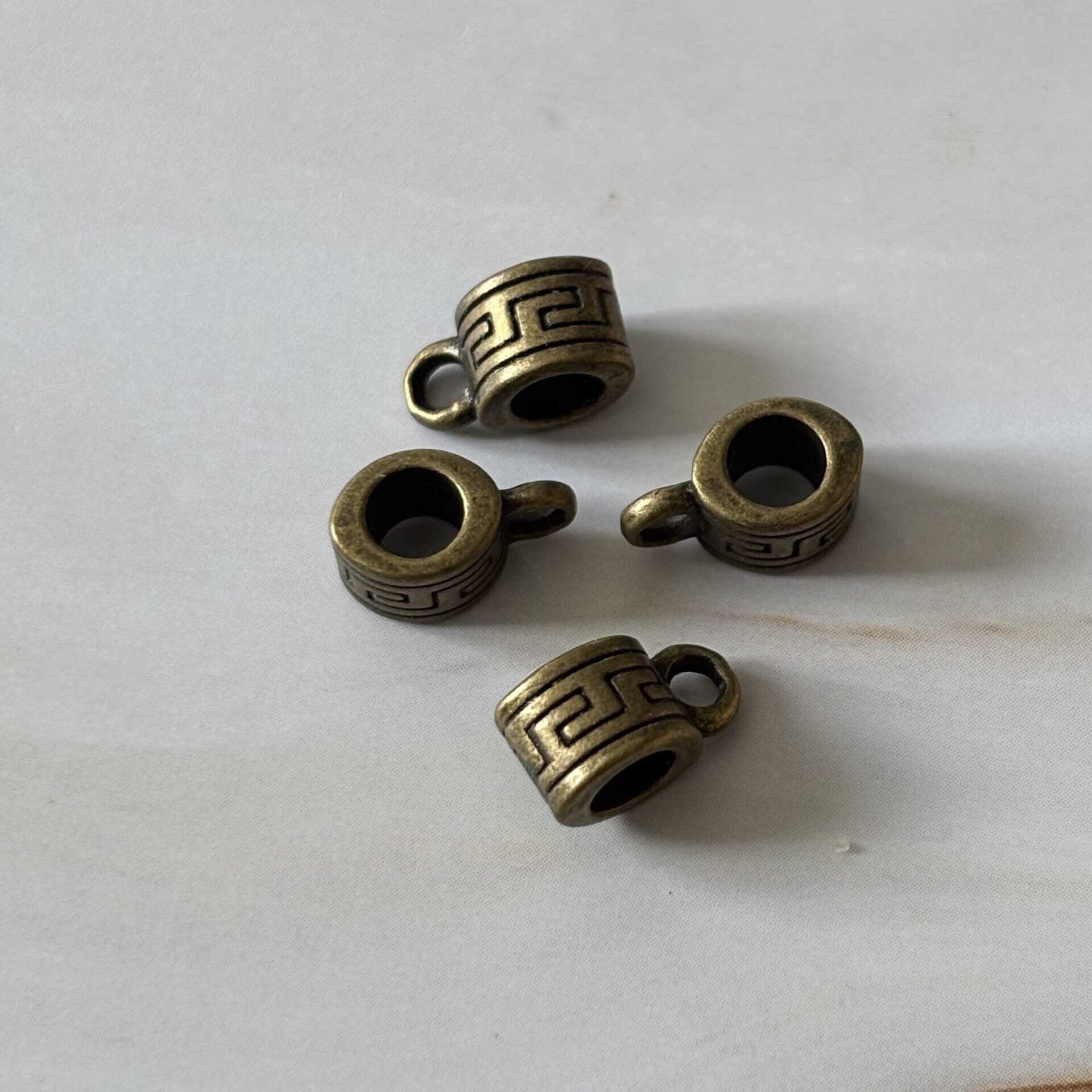 support breloque bronze vintage pour création bijoux artisanaux uniques