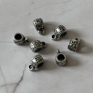 Support breloques petit format pour créations de bijoux et DIY, idéal pour pendentifs et charms artisanaux