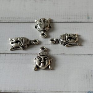 pendentif Bouddha en métal argenté design zen pour collier spirituel