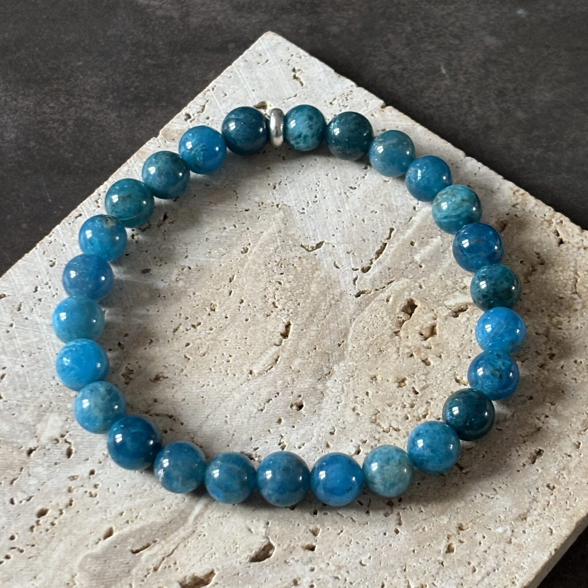 bracelet apatite femme perles 8mm lithothérapie communication créativité