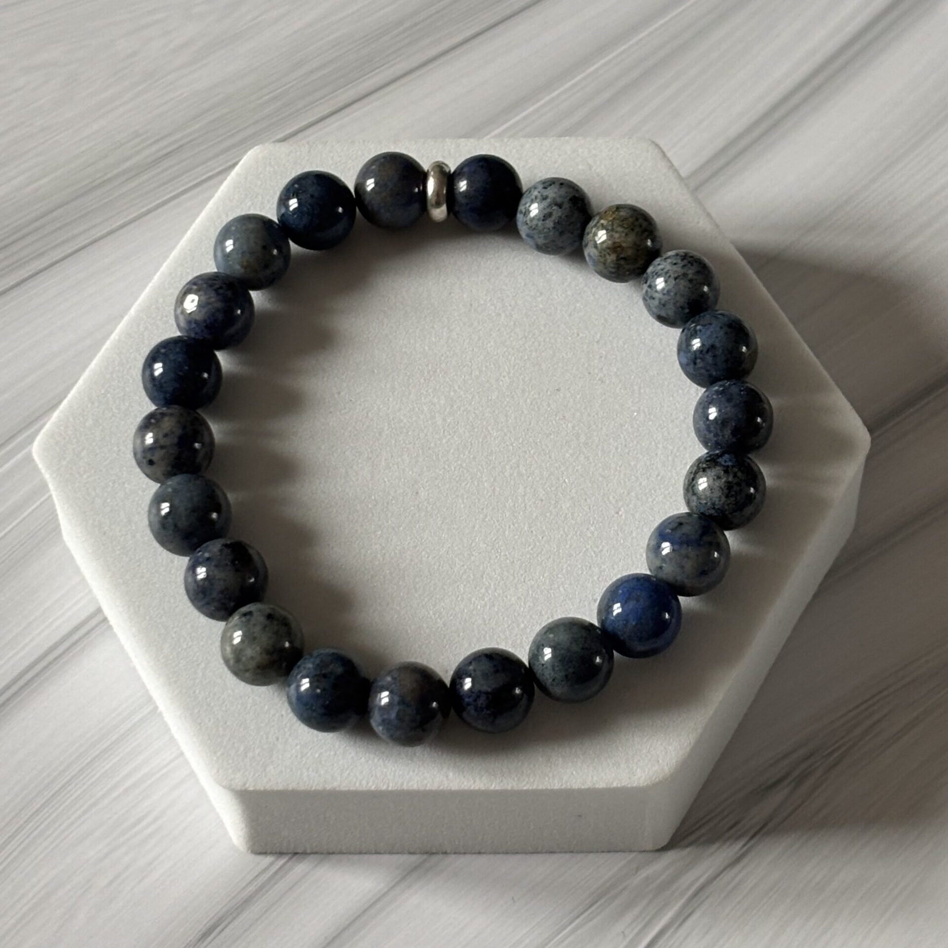 bracelet lithothérapie dumortiérite – pierre de calme mental, intuition et sagesse intérieure