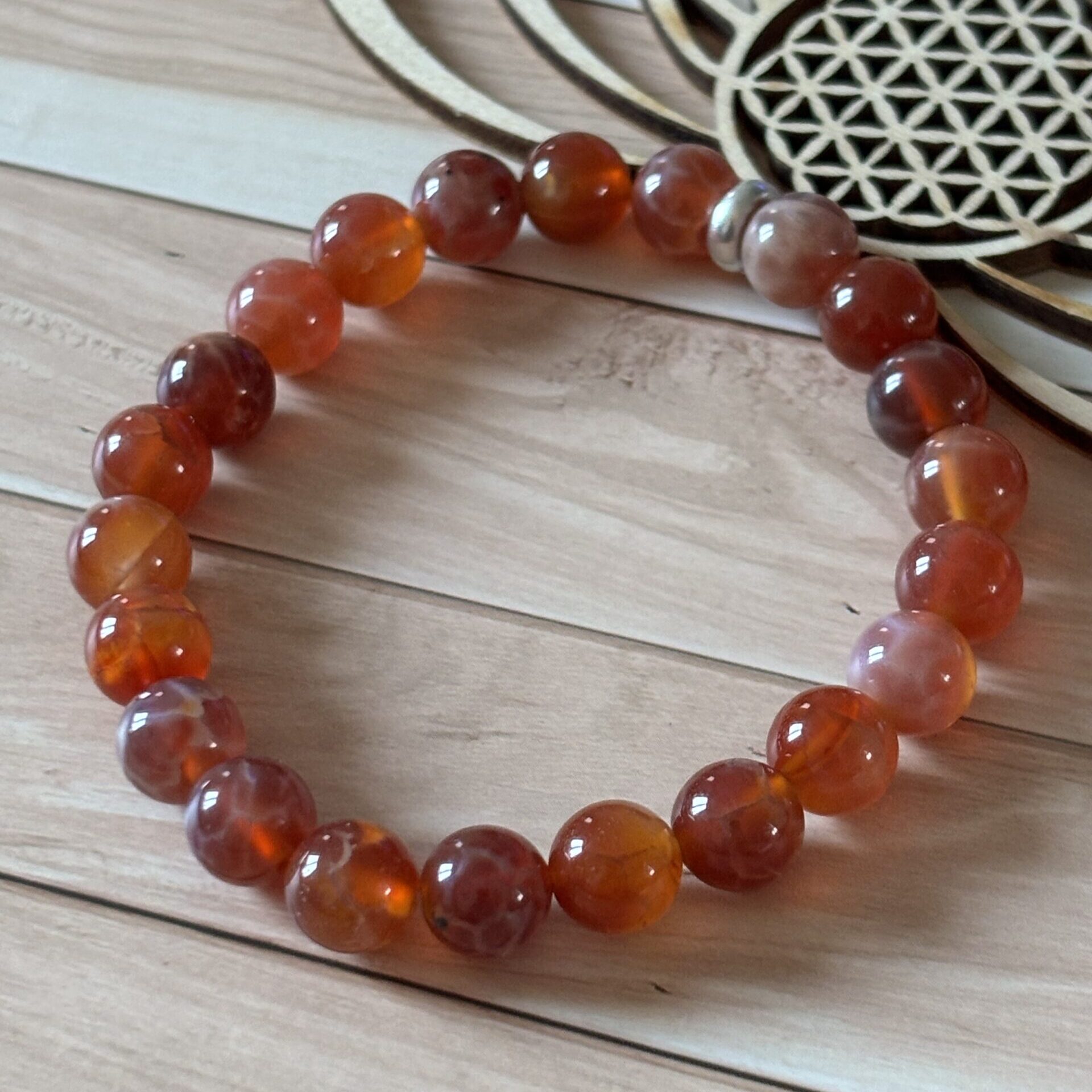 Bracelet en agate feu naturelle – perles de 8 mm, bijou énergétique artisanal