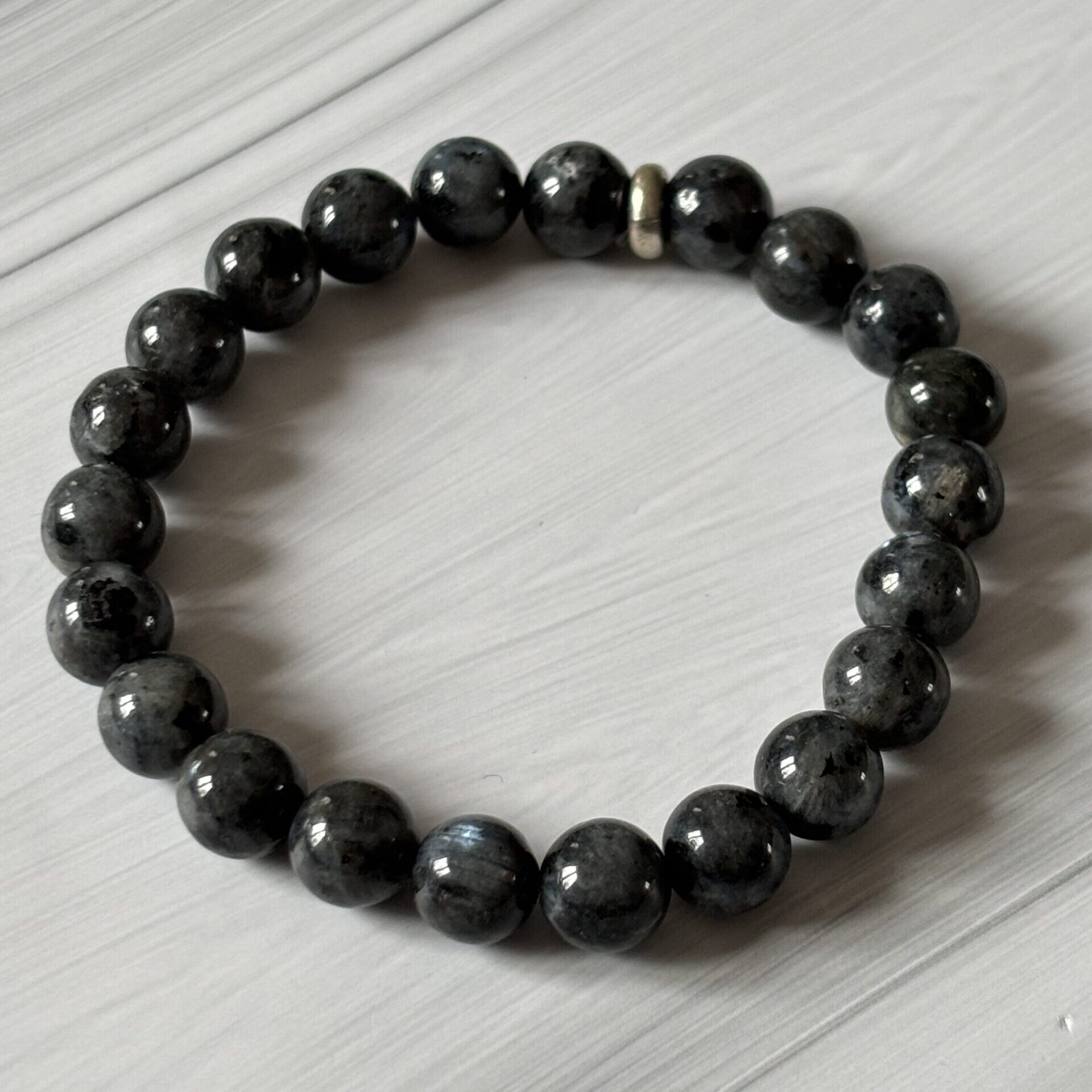 Bracelet en larvikite – pierre naturelle de sagesse et de purification