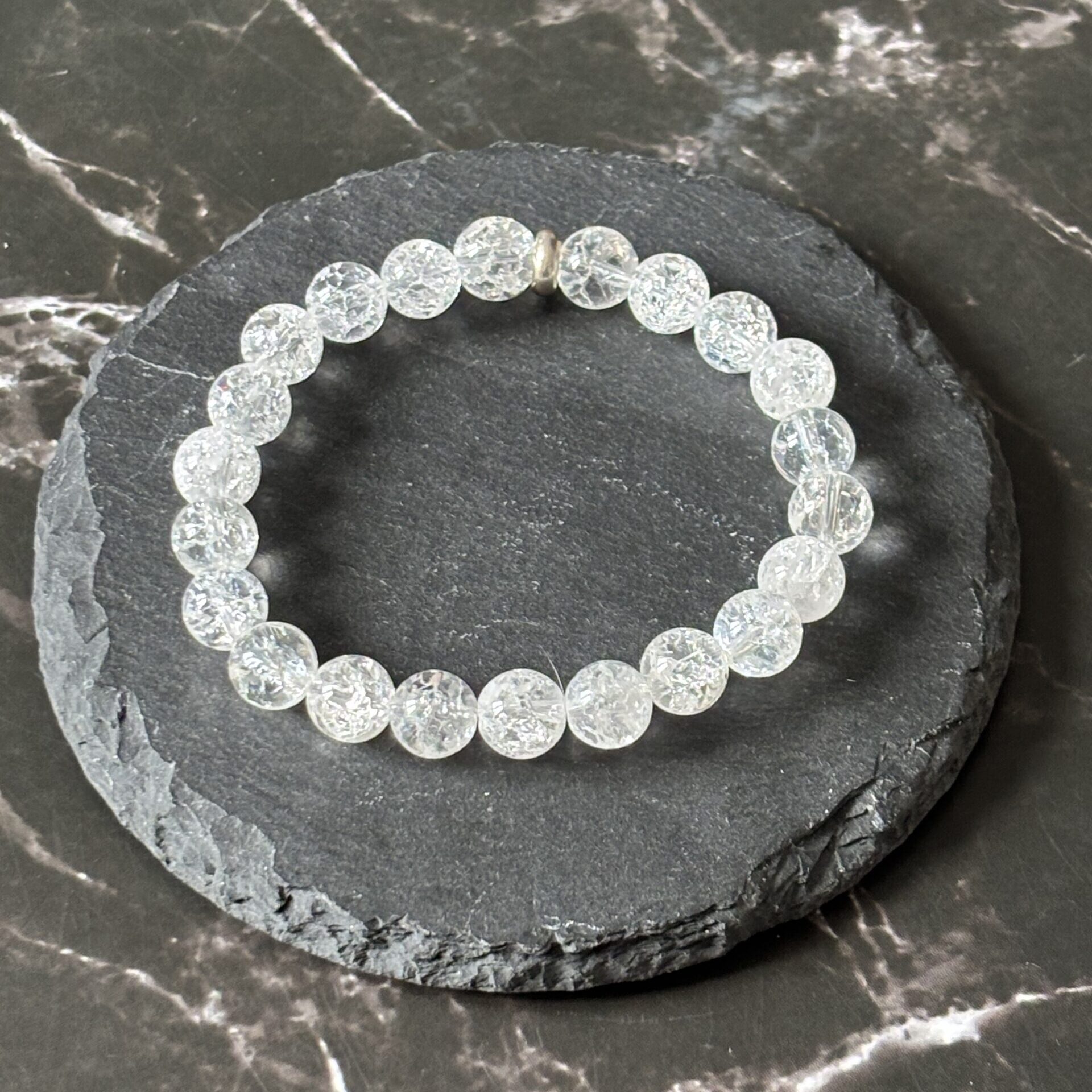 Bracelet en cristal de roche craquelé – pierre naturelle de clarté et d’énergie pure
