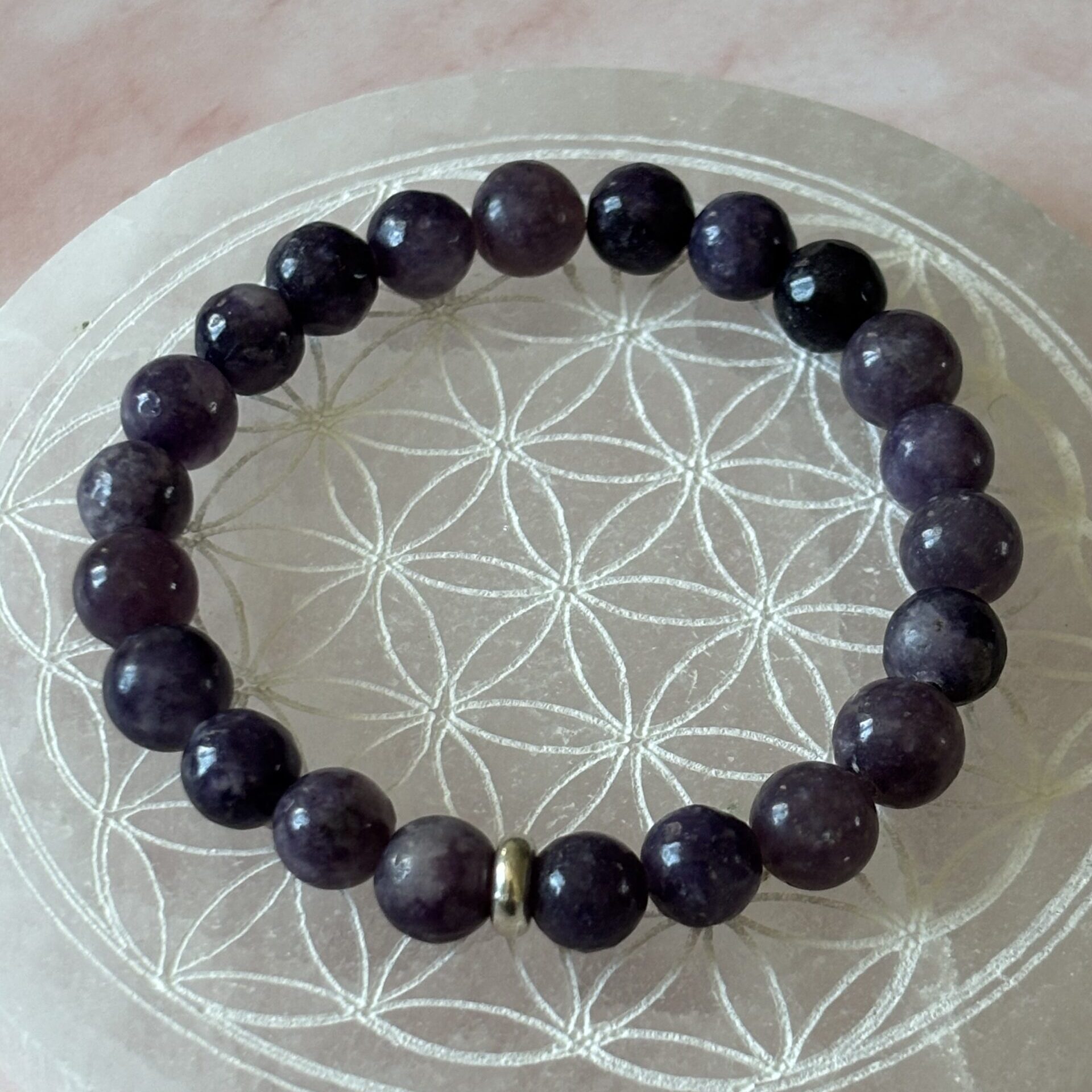 Bracelet élastique lépidolite.