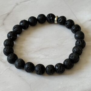 Bracelet Pierre de Lave artisanal — perles volcaniques noires naturelles