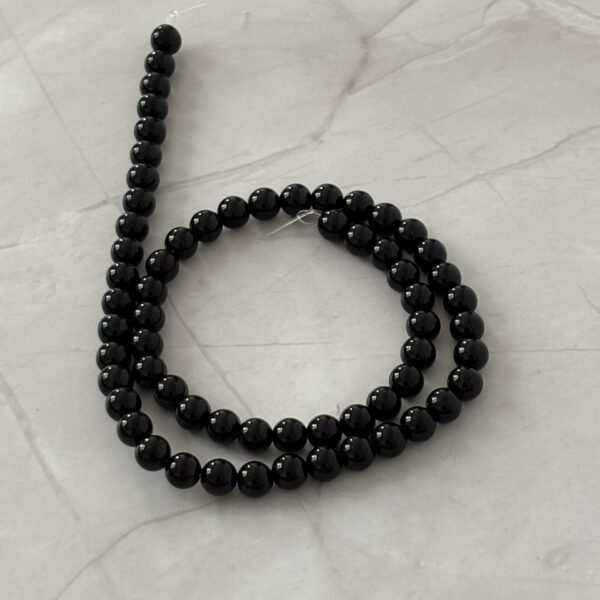 Perles agate noire polies 6 mm pour créations artisanales