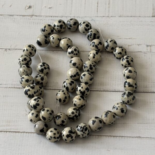 Perles gemmes jaspe dalmatien 8 mm pour sérénité et stabilité intérieure