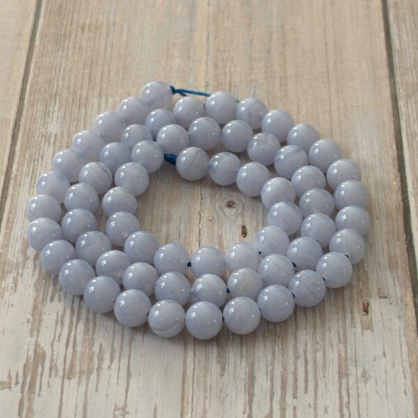 perles 6 mm calcédoine bleue naturelle pour bijoux artisanaux