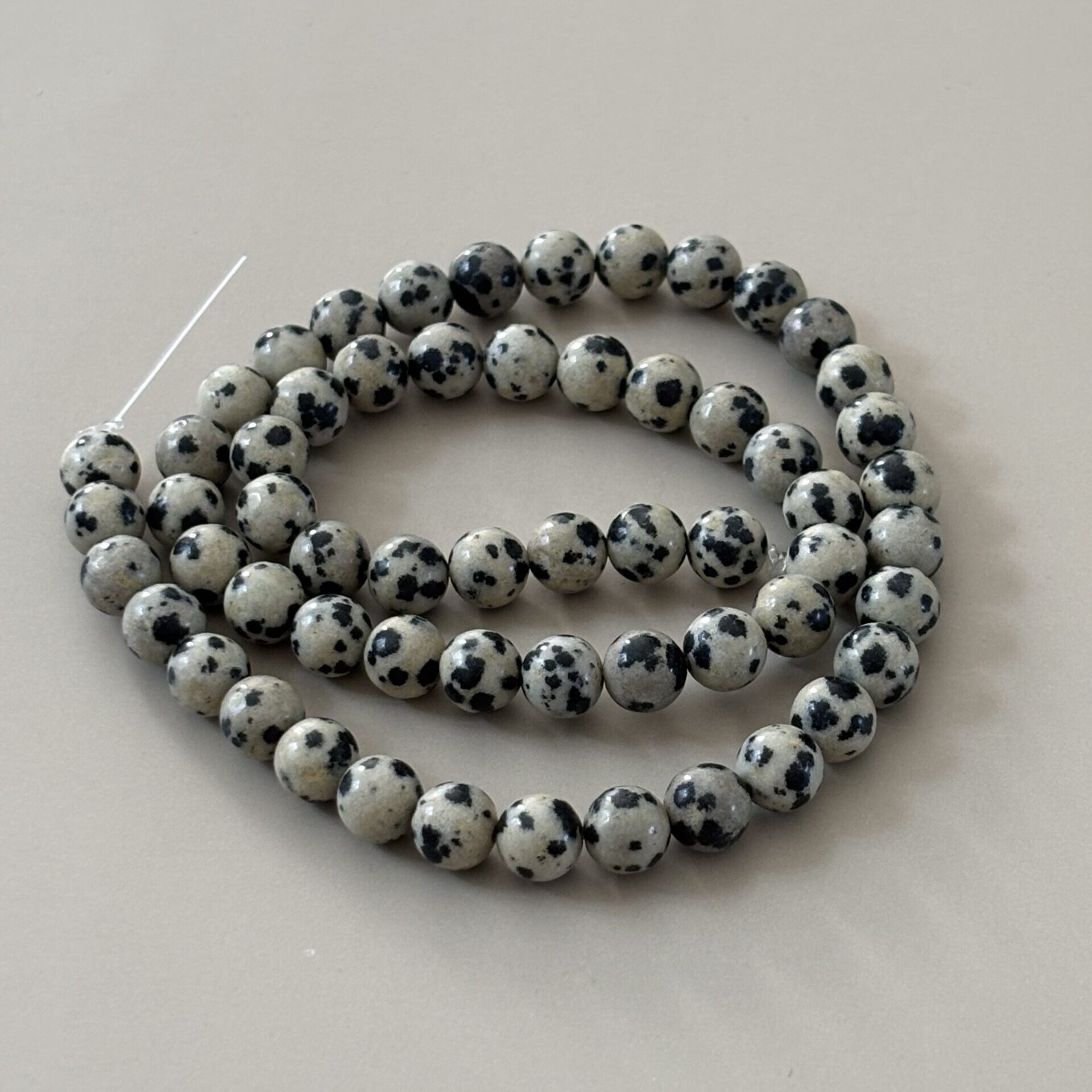 perles fines jaspe dalmatien 6 mm pour bracelet fantaisie