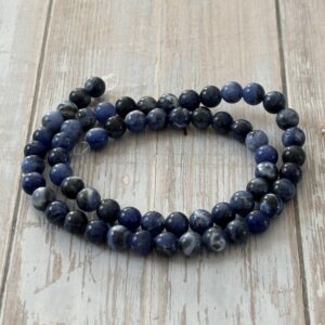 sodalite perles 6 mm bleu nuit et blanc pour bracelet